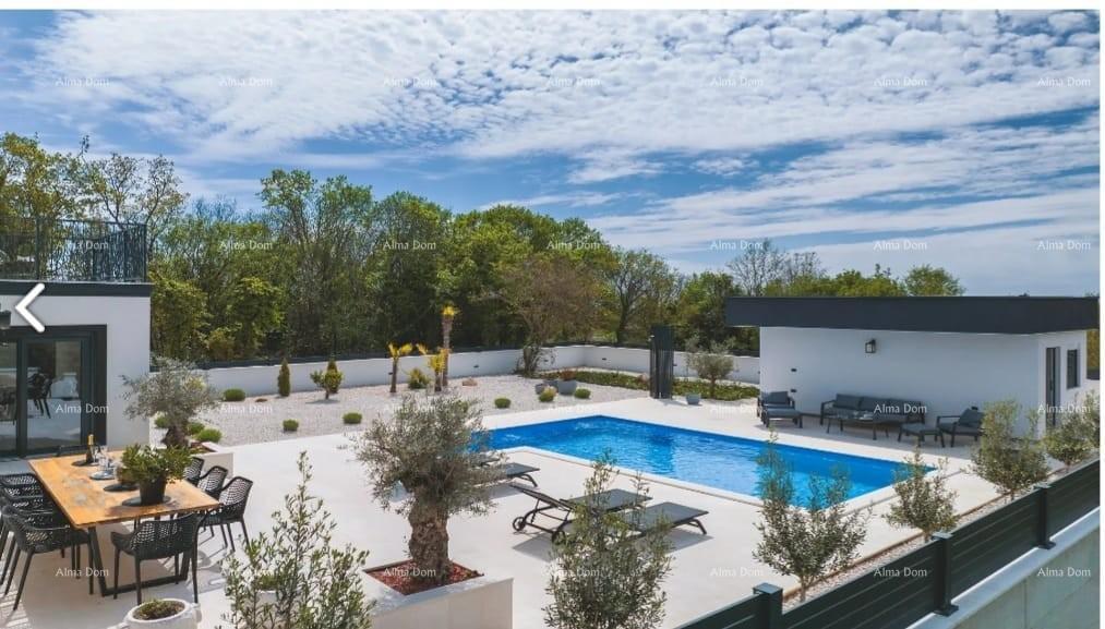 Meravigliosa casa moderna con piscina e garage, Krnica! Pronta per essere abitata subito!