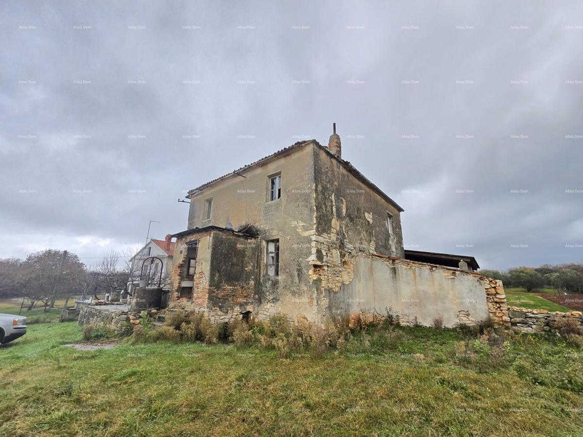 Galižana – casa in pietra con terreno edificabile e cisterna