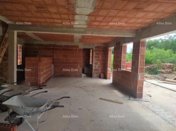 TINJAN – Casa in costruzione con piscina e ampio terreno nel cuore dell'Istria