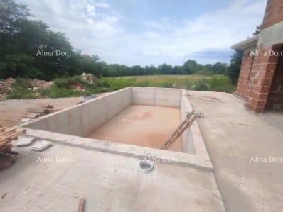 TINJAN – Casa in costruzione con piscina e ampio terreno nel cuore dell'Istria