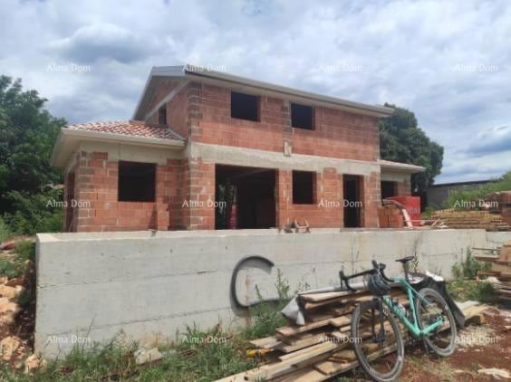 TINJAN – Casa in costruzione con piscina e ampio terreno nel cuore dell'Istria