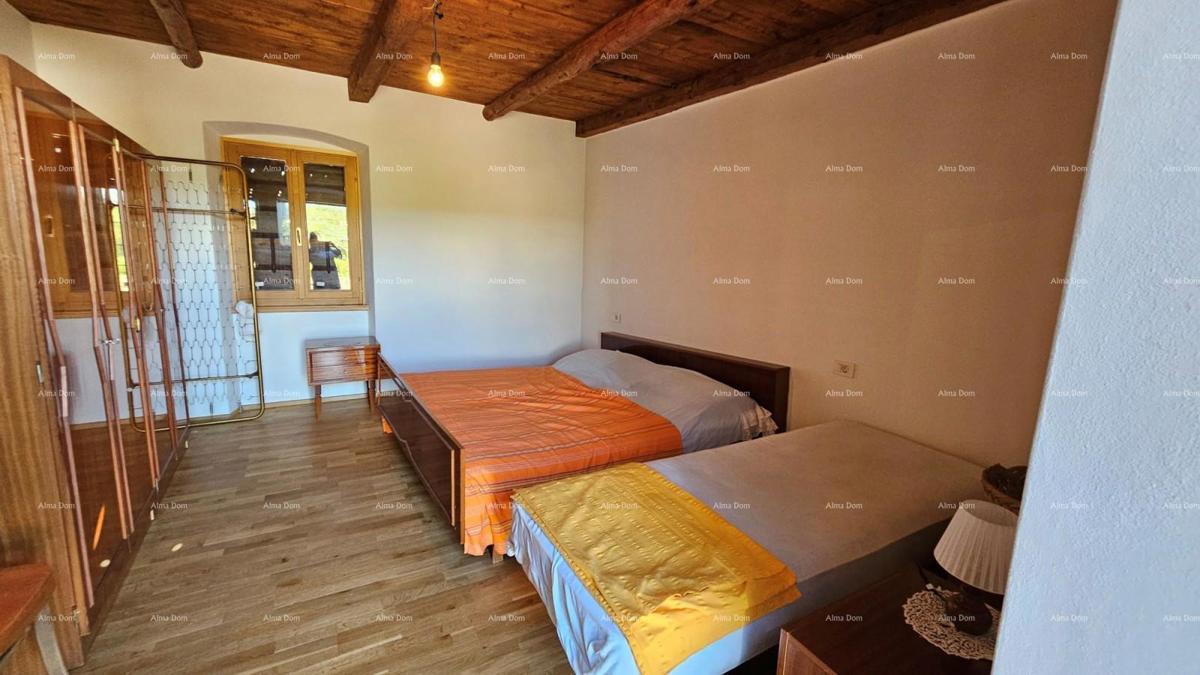 Vendita - autentica casa in pietra con 2 edifici accessori e ampio cortile, Brtonigla!