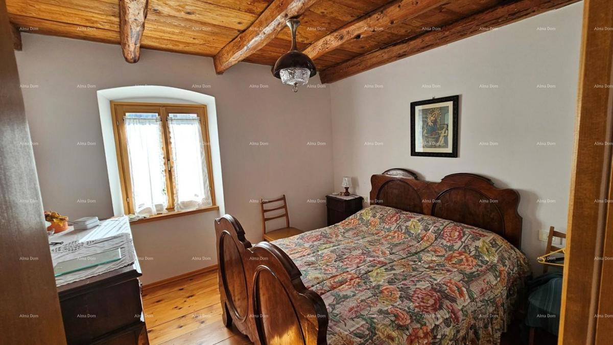 Vendita - autentica casa in pietra con 2 edifici accessori e ampio cortile, Brtonigla!