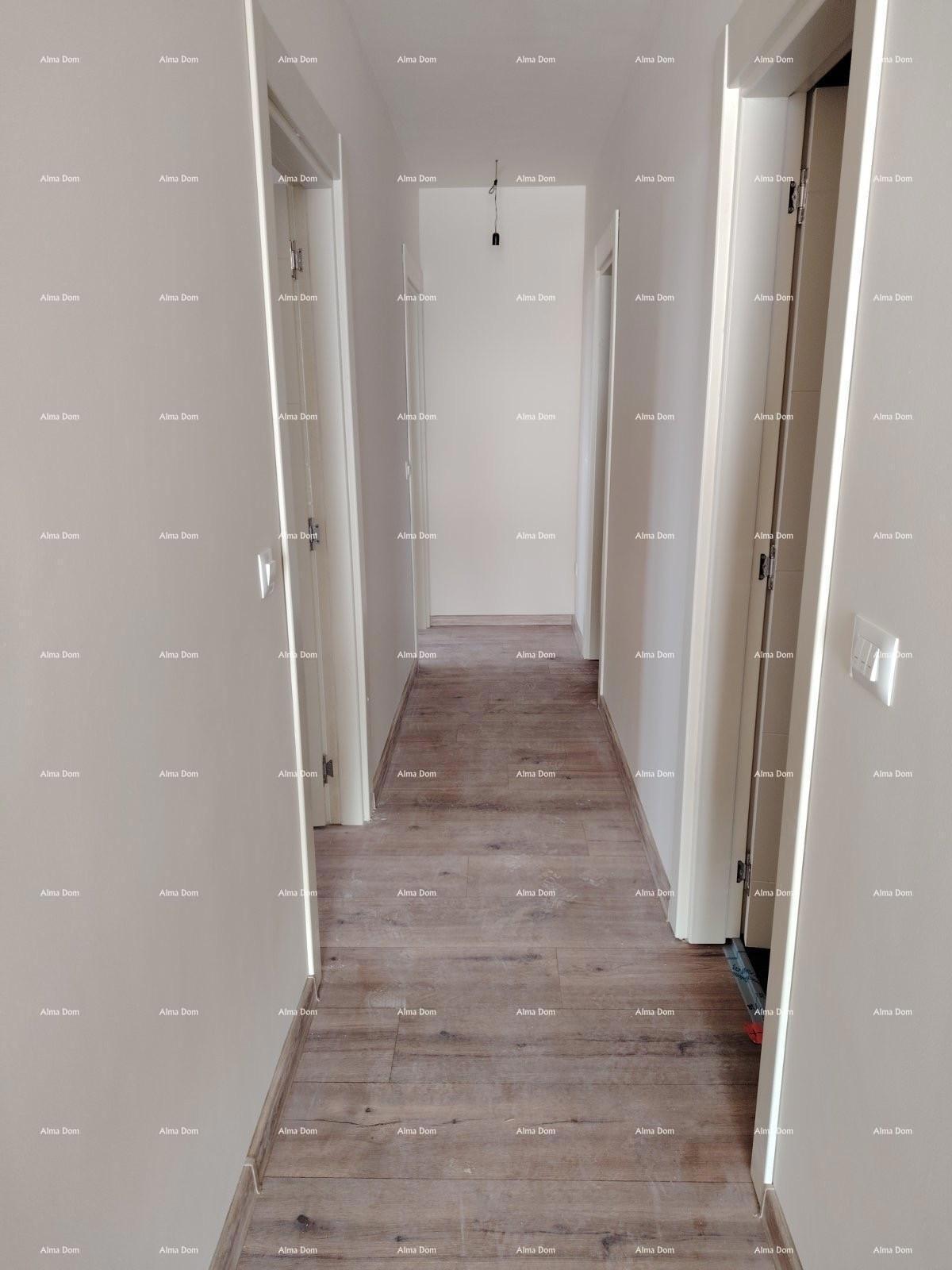 Poreč, Veli Maj, ATTICO CON VISTA PANORAMICA SUL MARE