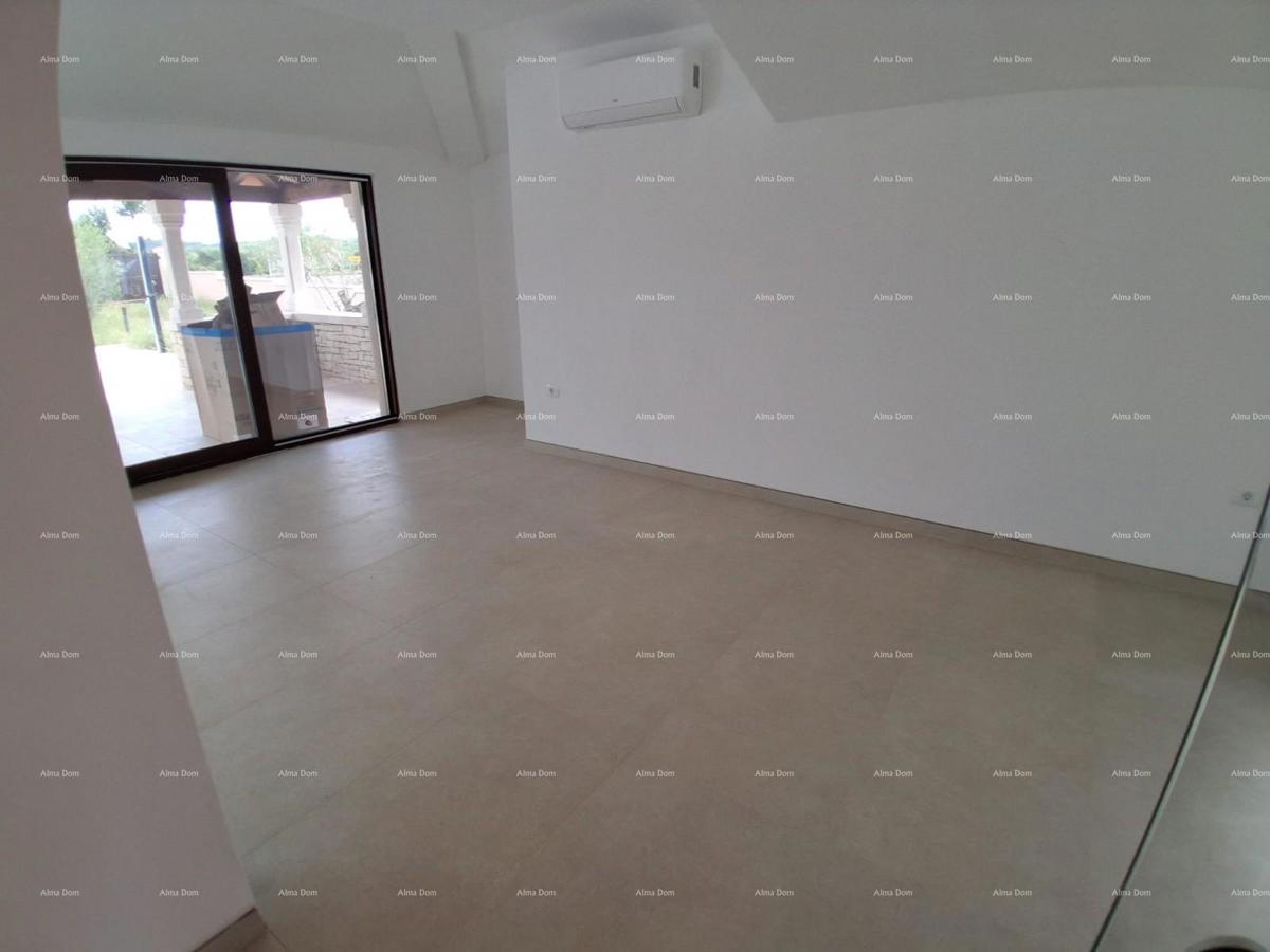 Vendita - villa di lusso con ampio giardino, piscina, stanza benessere e palestra, Poreč!