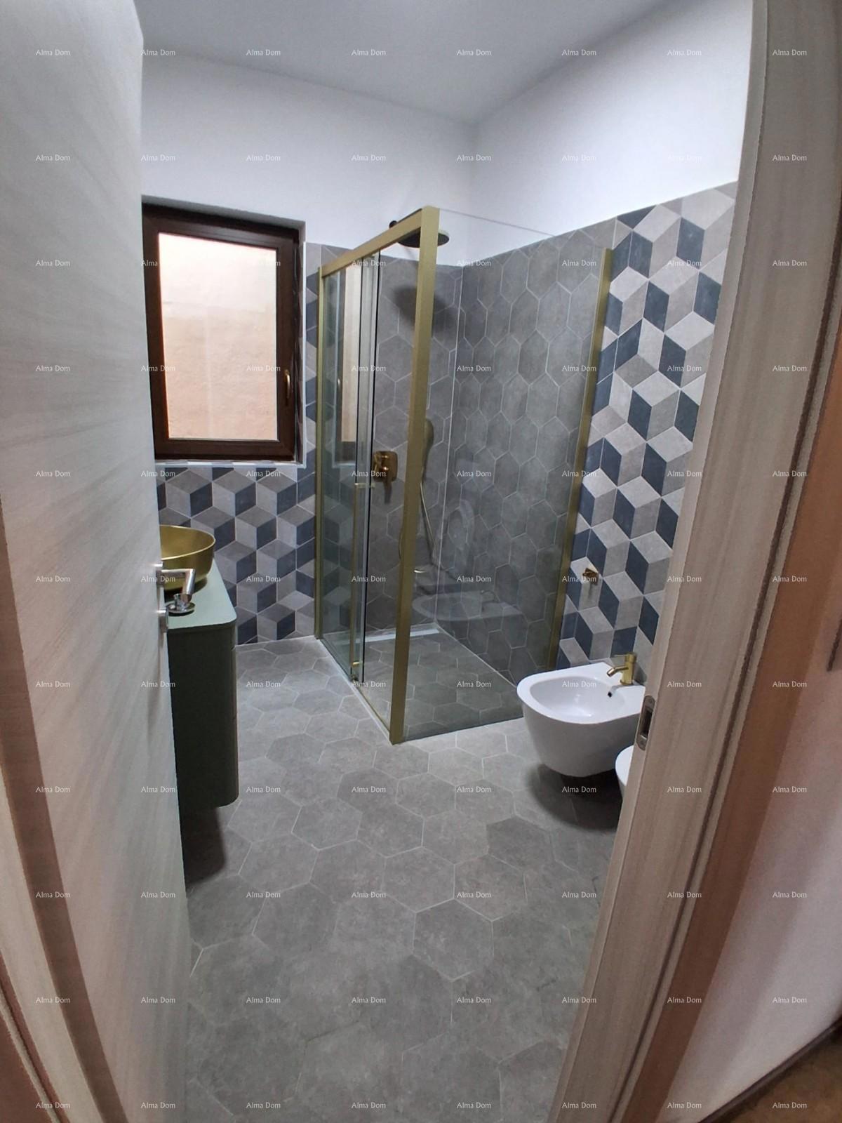 Vendita - villa di lusso con ampio giardino, piscina, stanza benessere e palestra, Poreč!