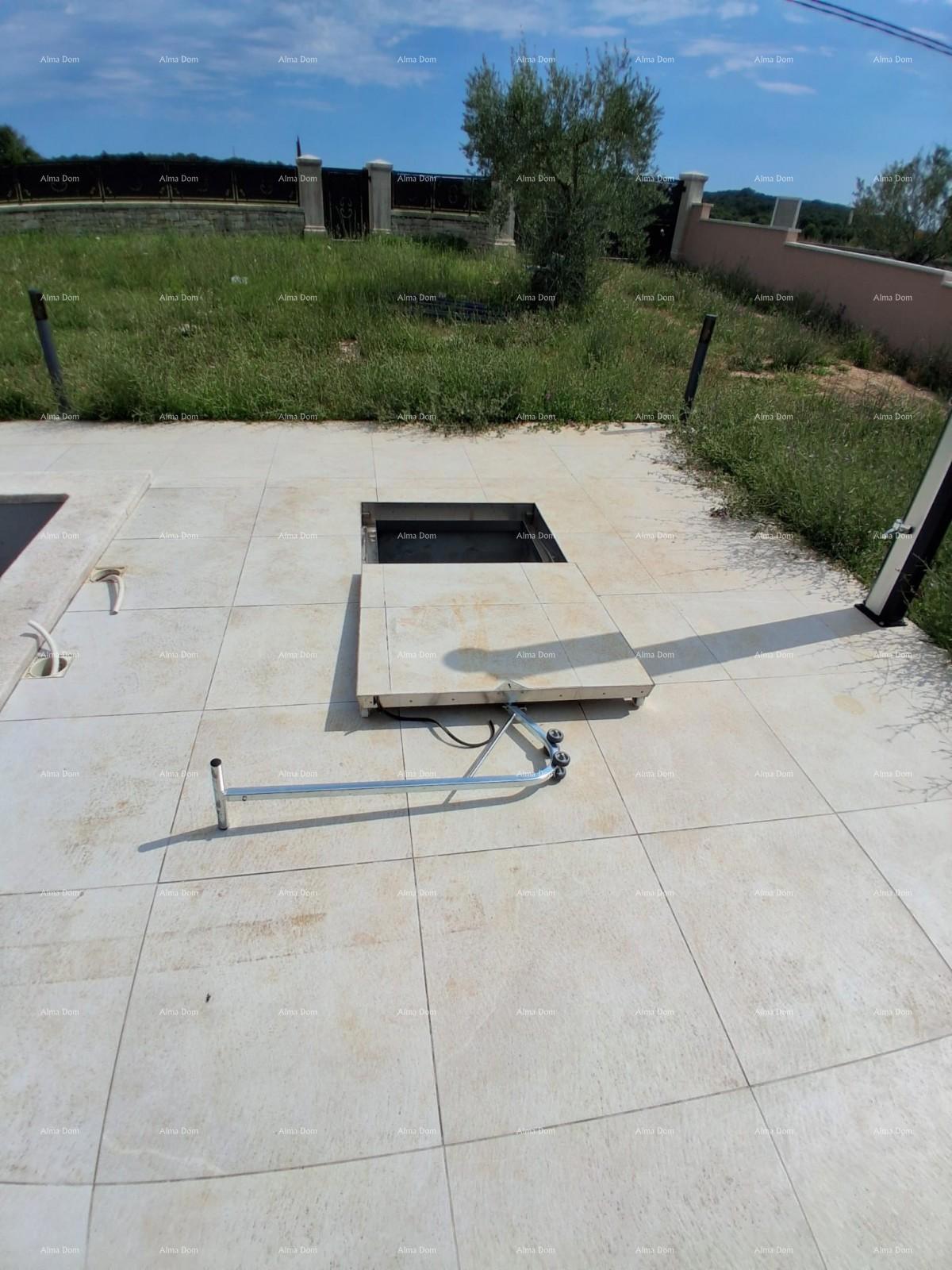 Vendita - villa di lusso con ampio giardino, piscina, stanza benessere e palestra, Poreč!