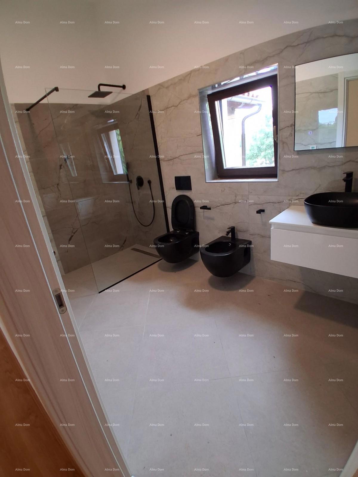 Vendita - villa di lusso con ampio giardino, piscina, stanza benessere e palestra, Poreč!