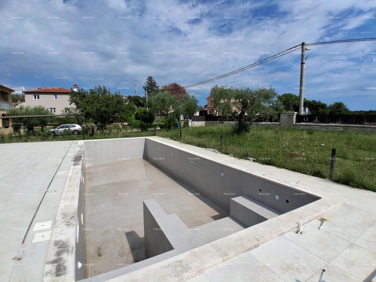 Vendita - villa di lusso con ampio giardino, piscina, stanza benessere e palestra, Poreč!