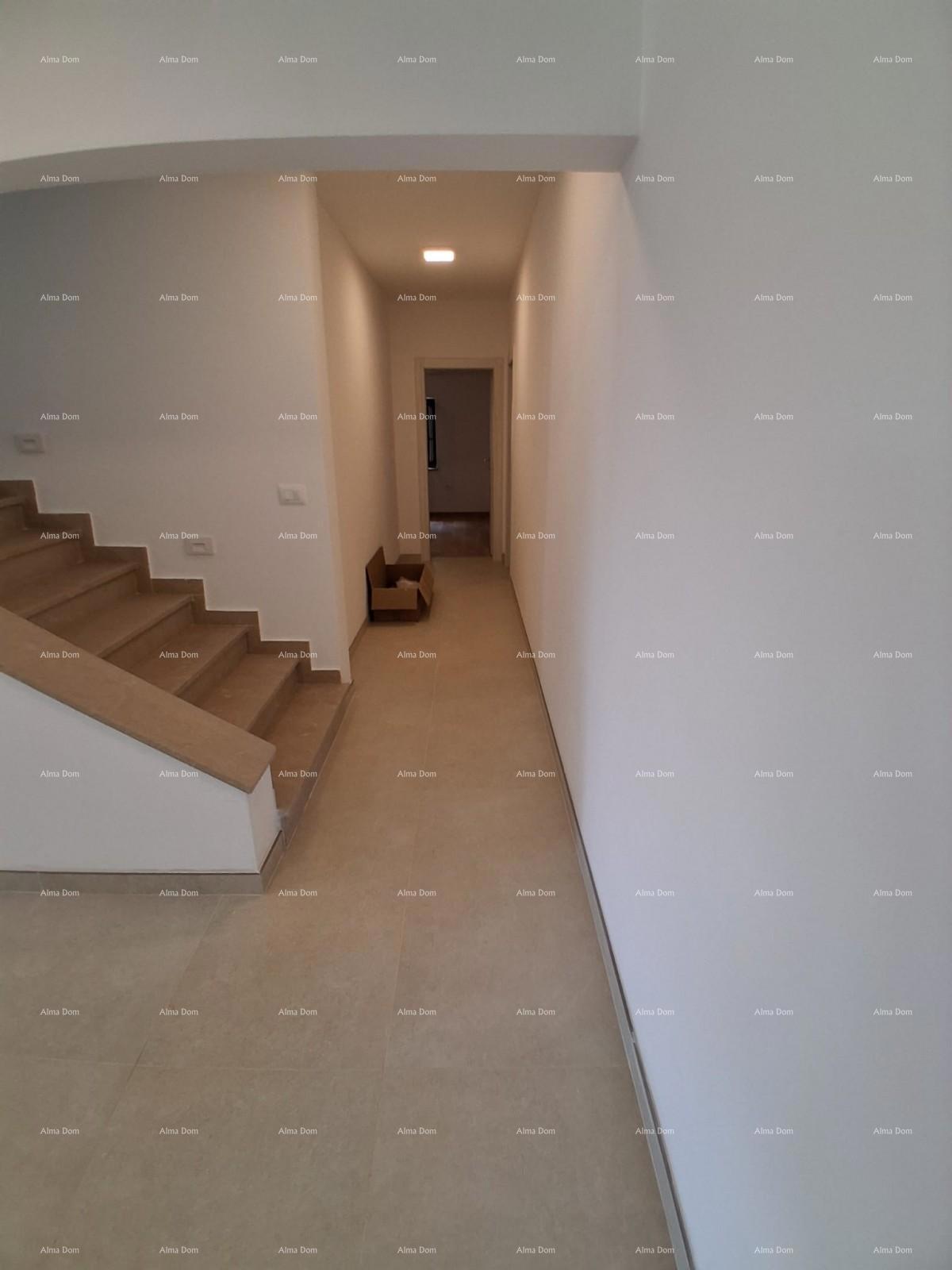 Vendita - villa di lusso con ampio giardino, piscina, stanza benessere e palestra, Poreč!