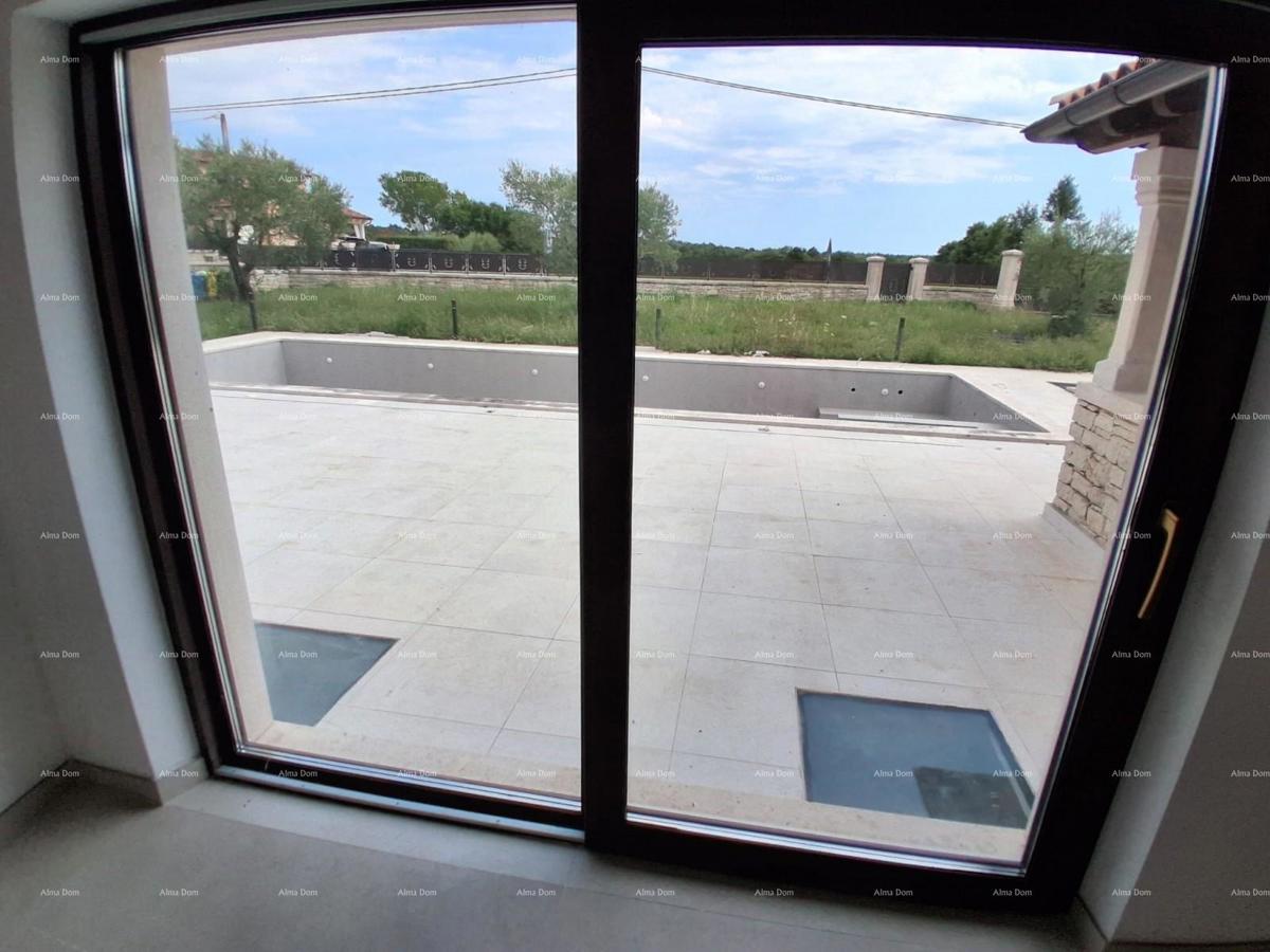 Vendita - villa di lusso con ampio giardino, piscina, stanza benessere e palestra, Poreč!