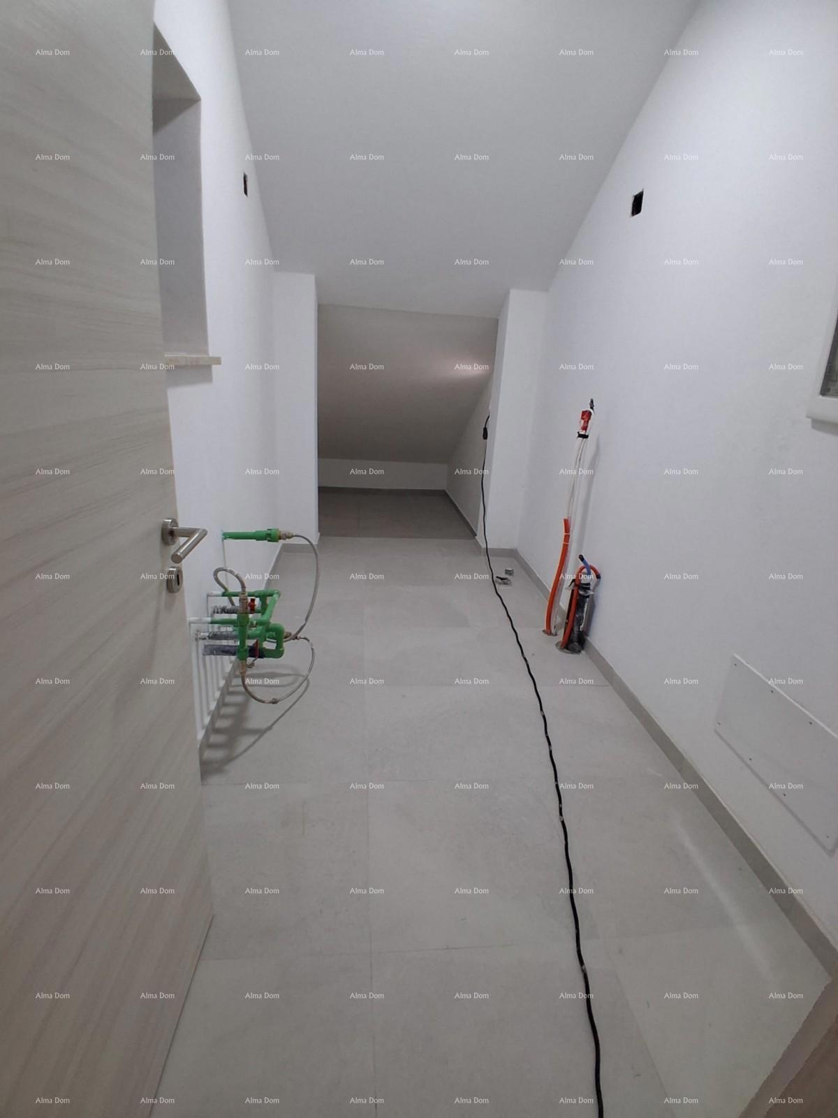 Vendita - villa di lusso con ampio giardino, piscina, stanza benessere e palestra, Poreč!