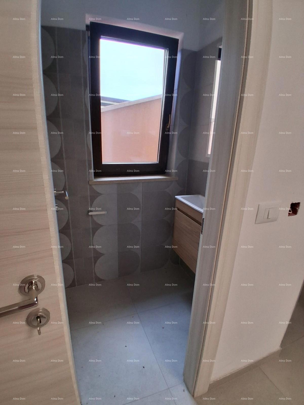 Vendita - villa di lusso con ampio giardino, piscina, stanza benessere e palestra, Poreč!