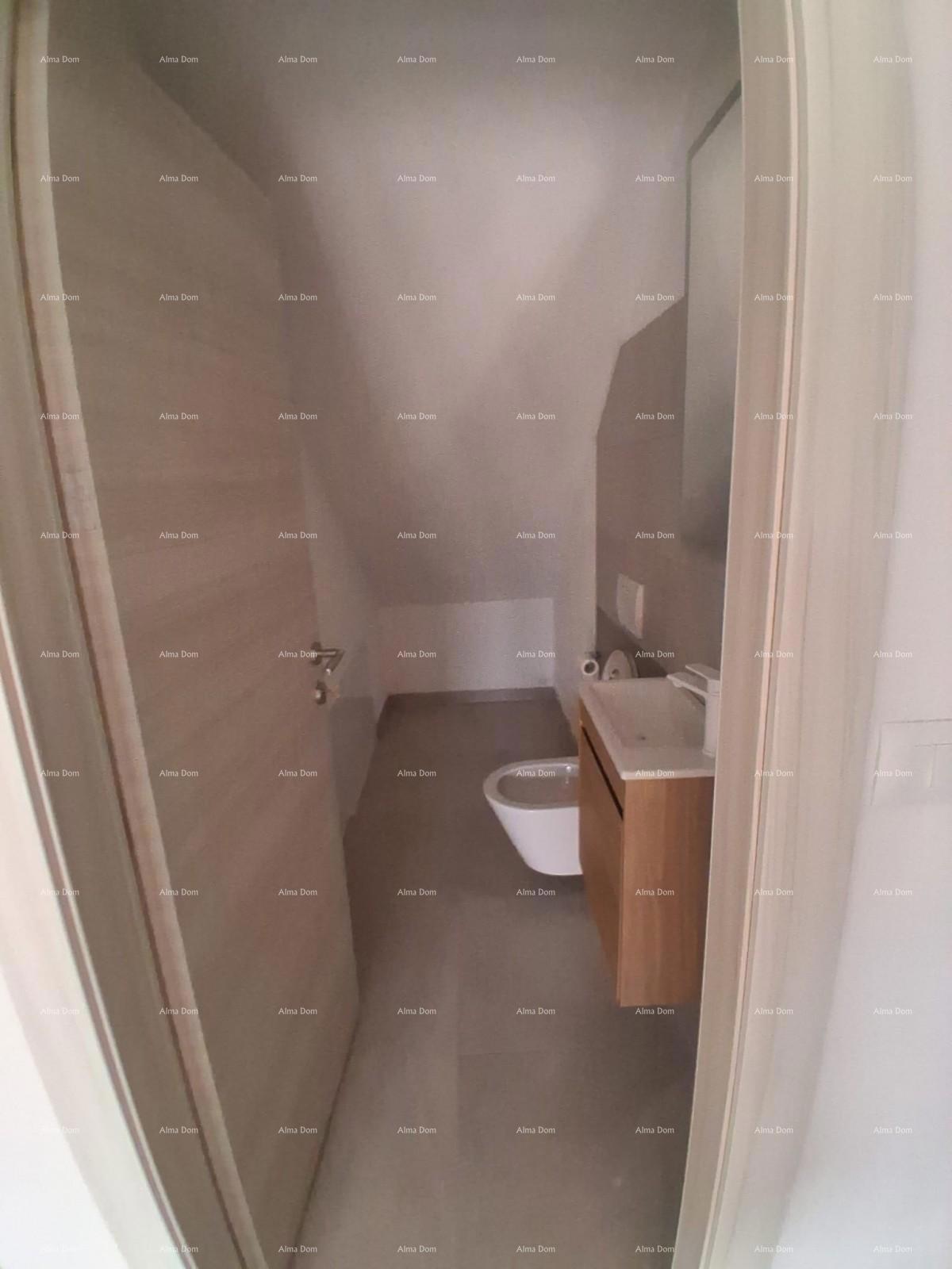 Vendita - villa di lusso con ampio giardino, piscina, stanza benessere e palestra, Poreč!