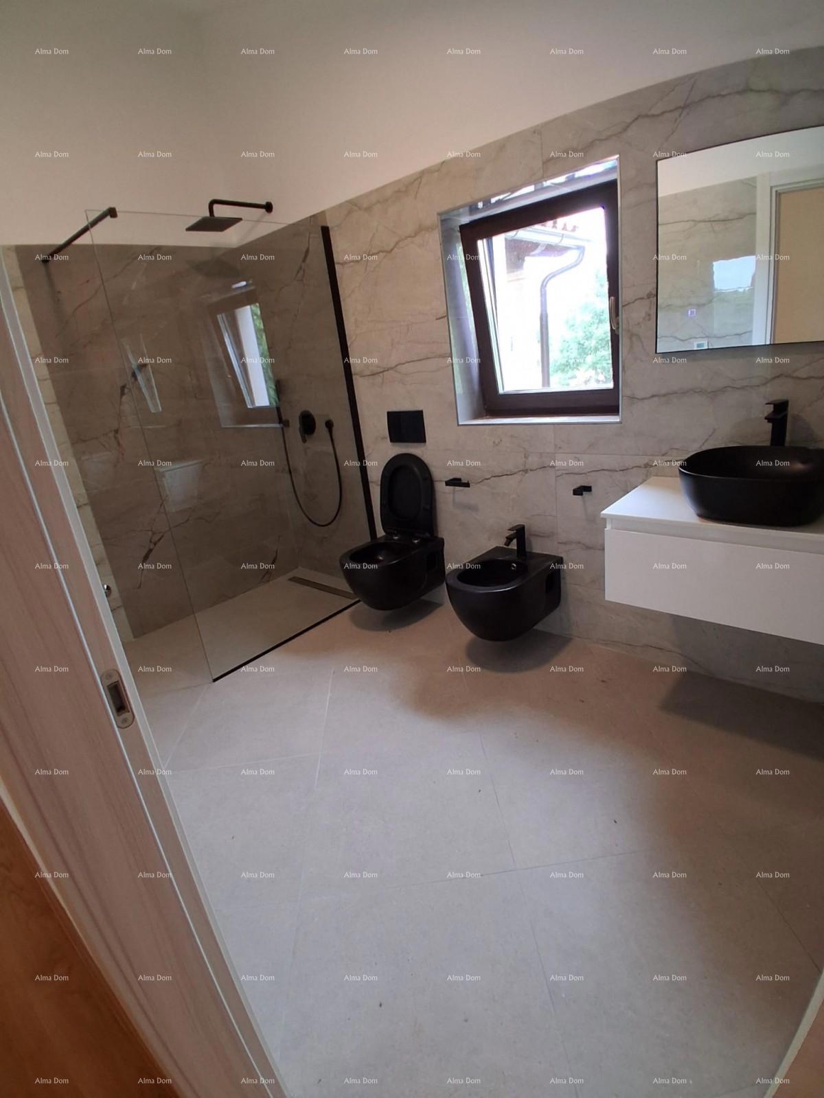 Vendita - villa di lusso con ampio giardino, piscina, stanza benessere e palestra, Poreč!