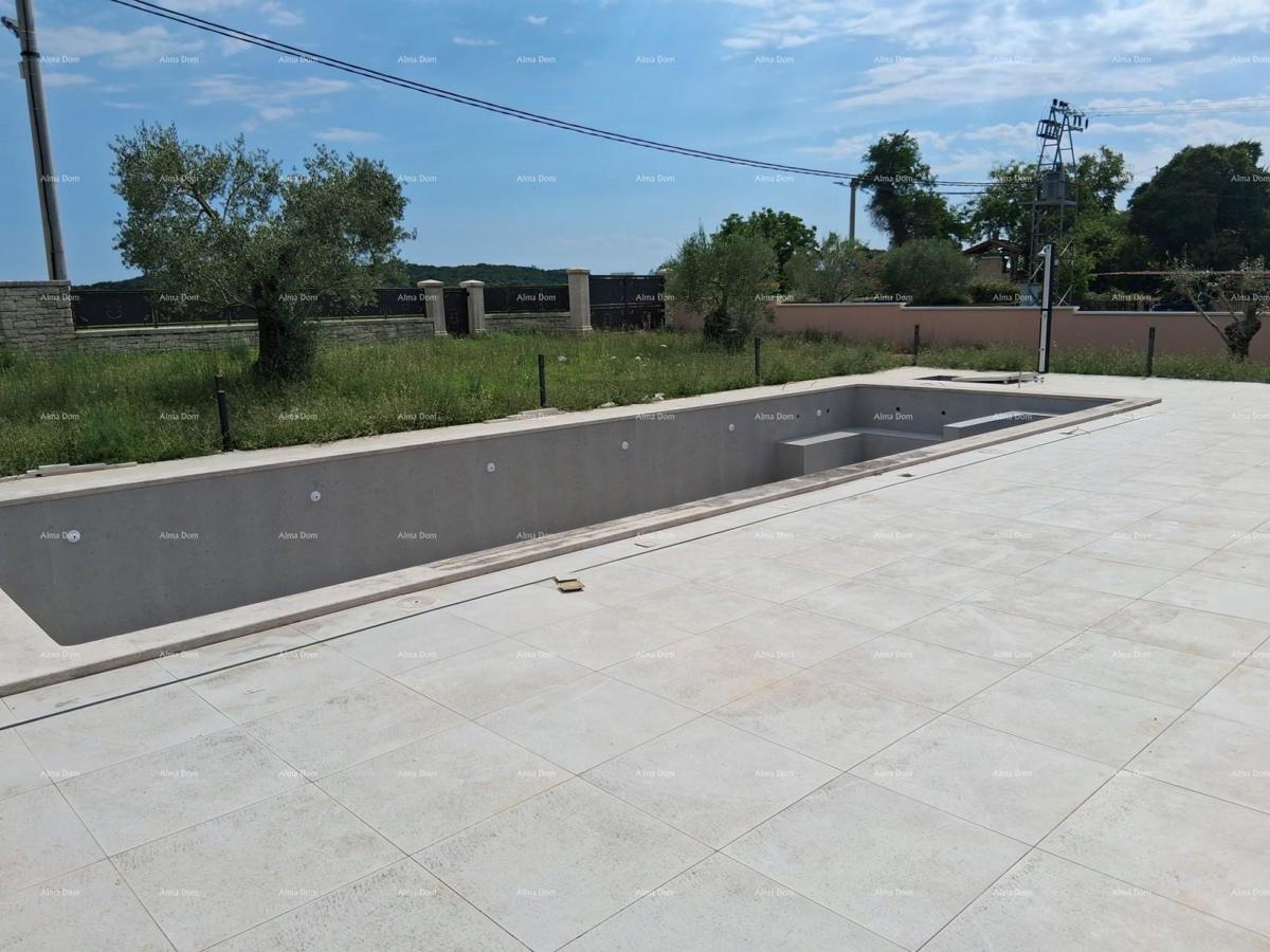 Vendita - villa di lusso con ampio giardino, piscina, stanza benessere e palestra, Poreč!