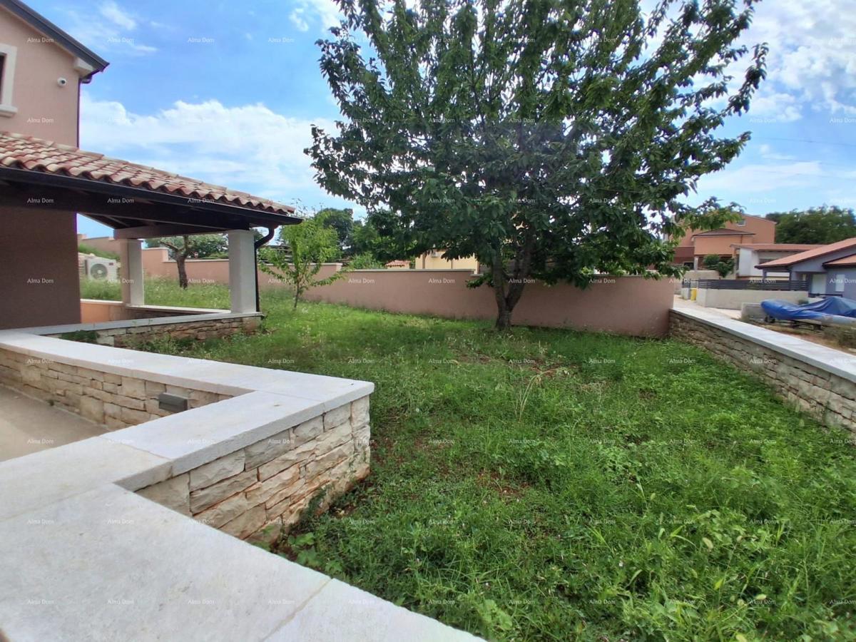 Vendita - villa di lusso con ampio giardino, piscina, stanza benessere e palestra, Poreč!