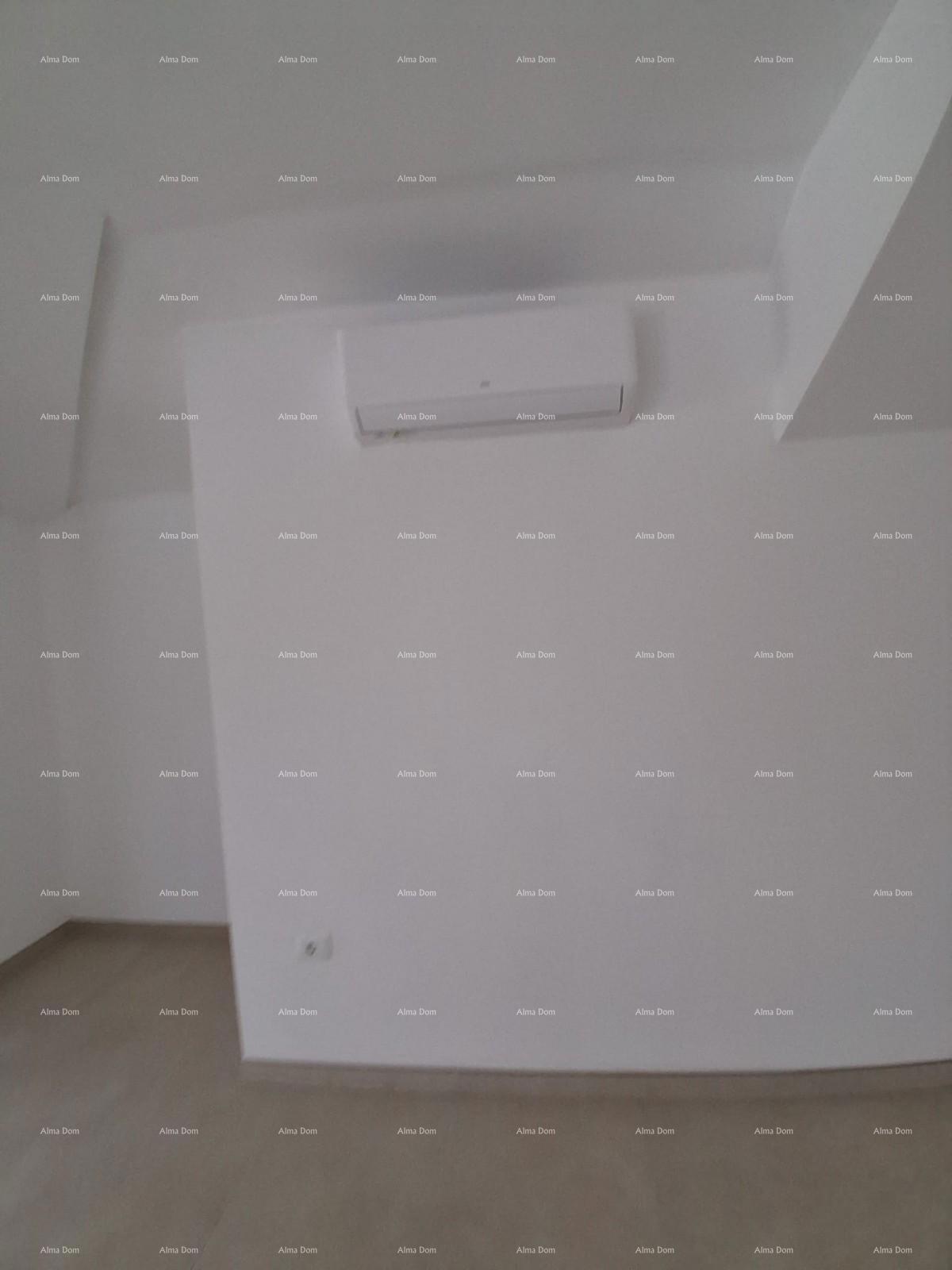 Vendita - villa di lusso con ampio giardino, piscina, stanza benessere e palestra, Poreč!