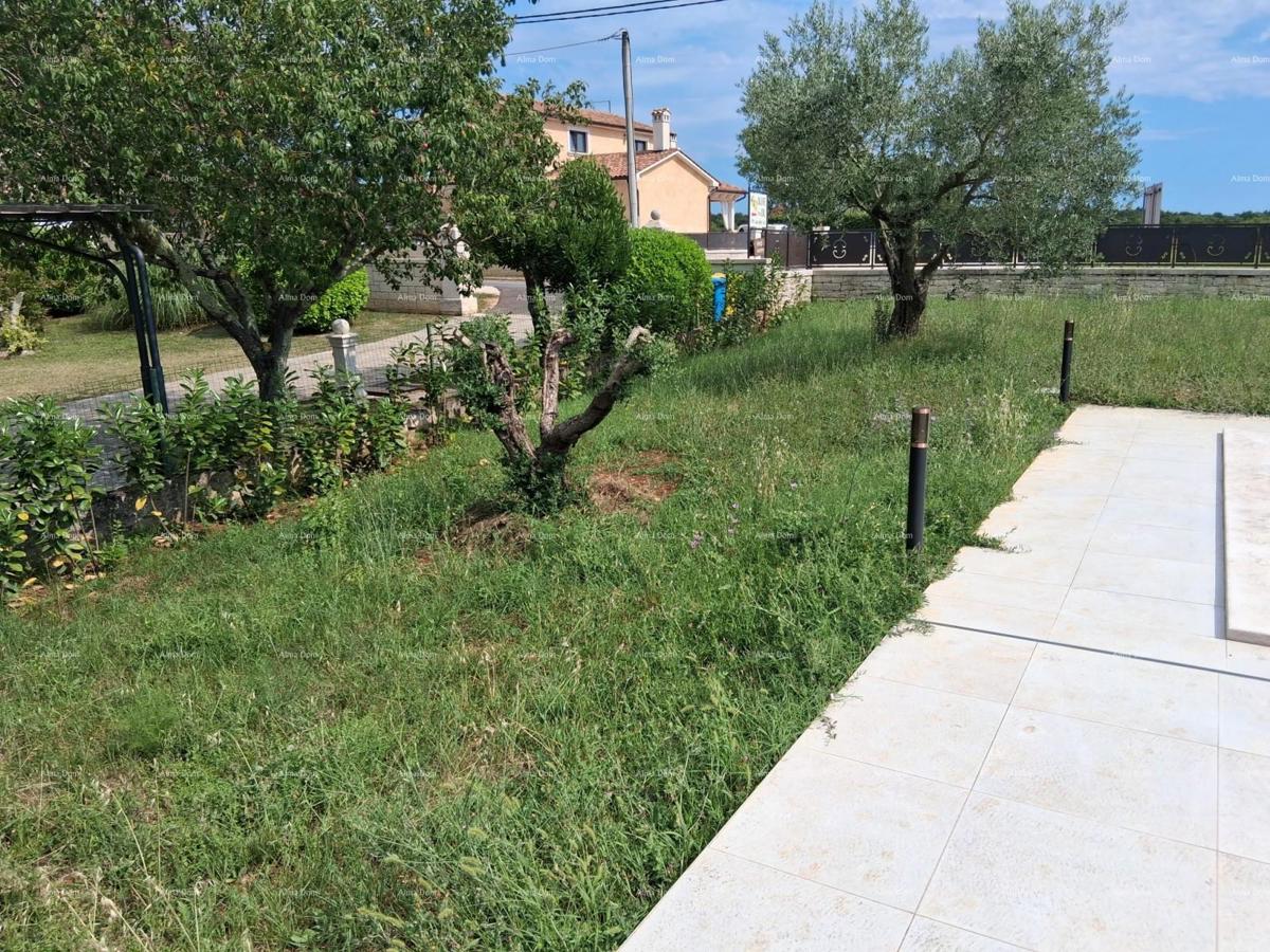 Vendita - villa di lusso con ampio giardino, piscina, stanza benessere e palestra, Poreč!