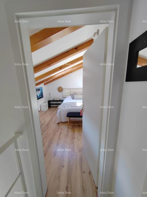 ROVINJ – Appartamento su due piani di 50 m² in centro, con 2 monolocali