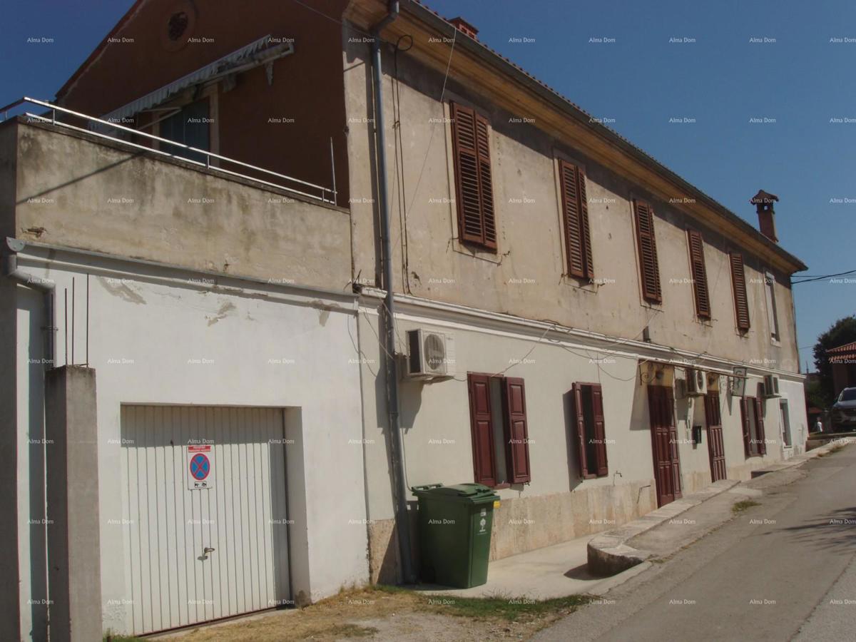 Pula. Casa con spazio commerciale e garage!