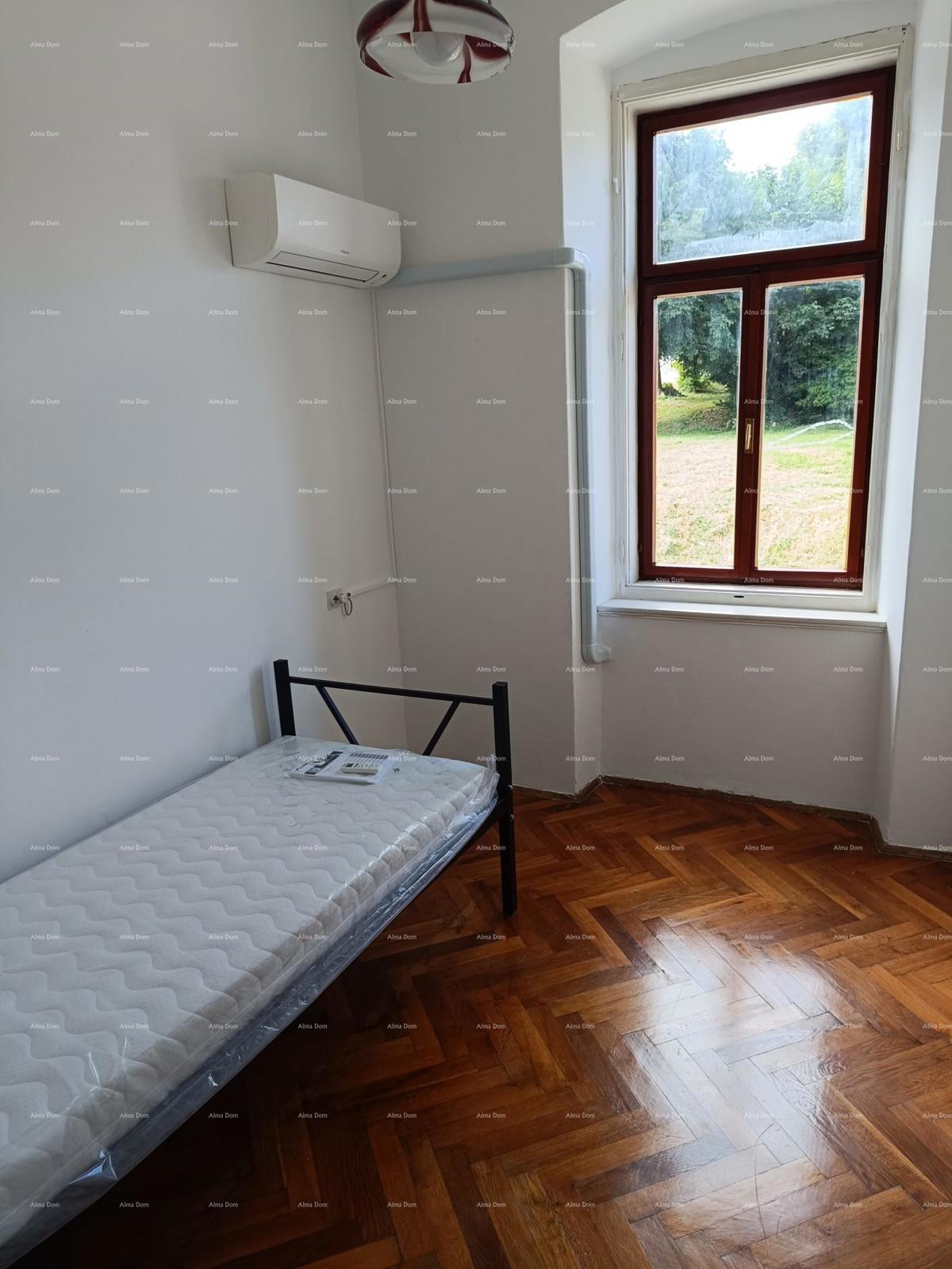 Pula. Casa con spazio commerciale e garage!