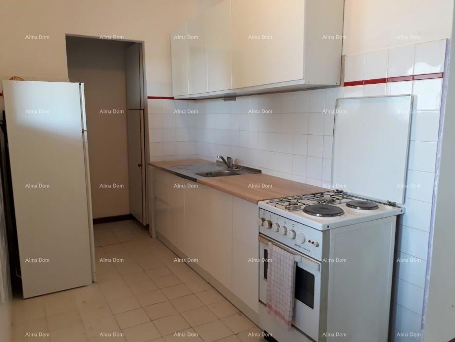 Vendiamo una casa in pietra nel centro di Brtonigle!