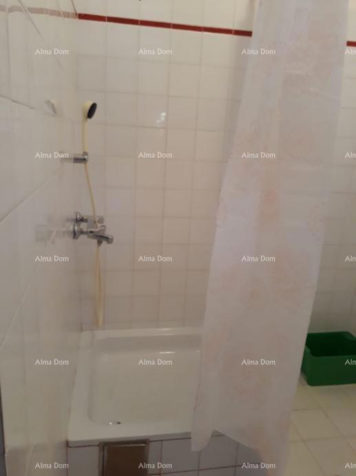 Vendiamo una casa in pietra nel centro di Brtonigle!