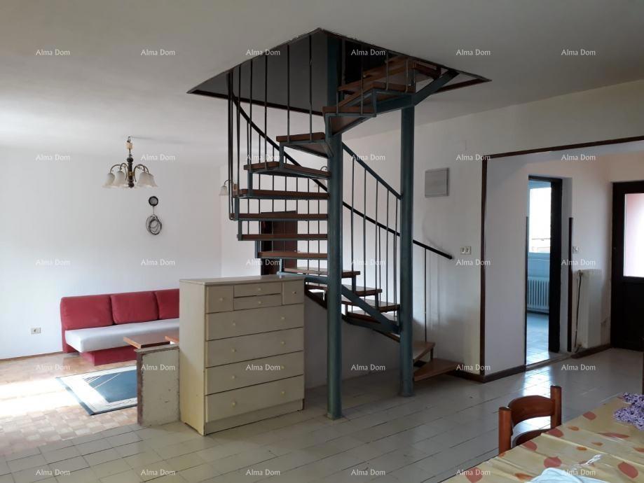 Vendiamo una casa in pietra nel centro di Brtonigle!