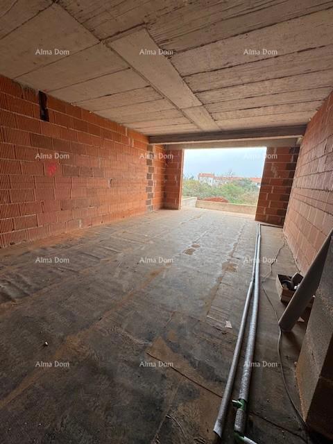 Veli Vrh, appartamento al piano terra con giardino