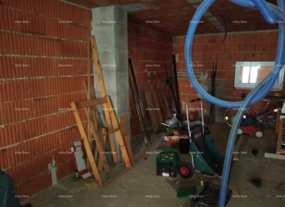 Casa con appartamenti a Fasana