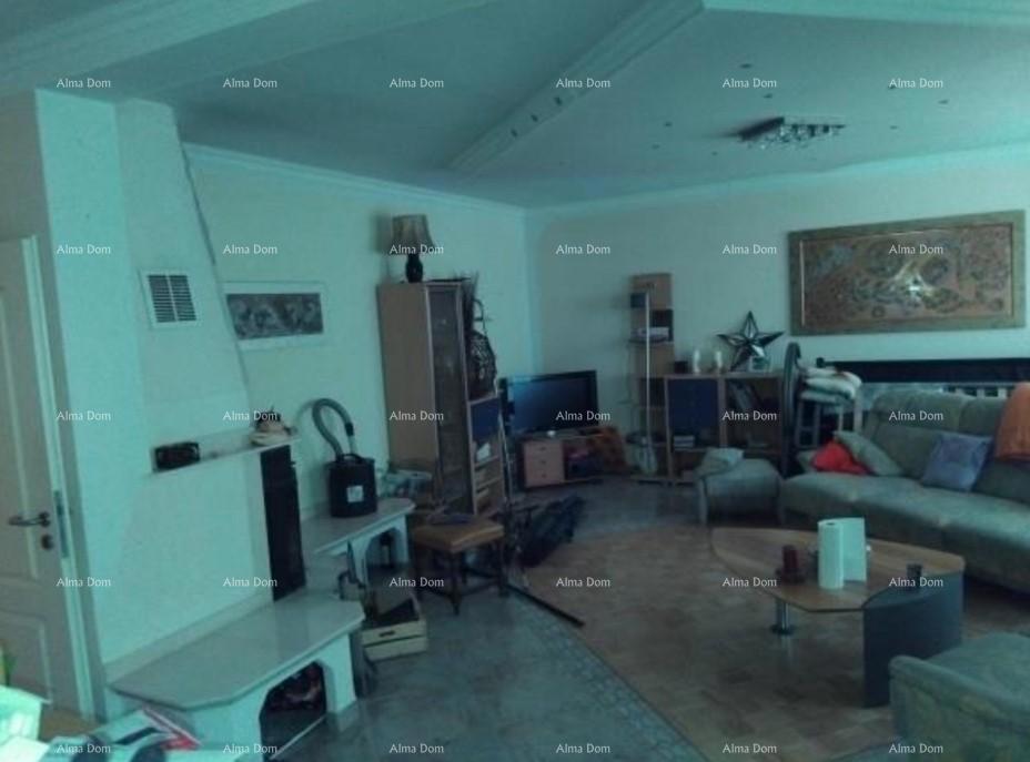 Casa con appartamenti a Fasana