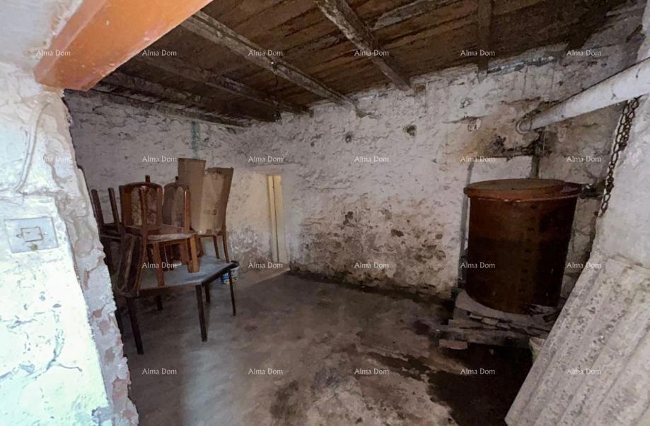 In vendita casa in pietra da ristrutturare – dintorni di Buje