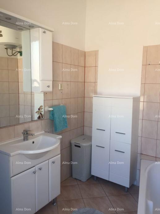 Appartamento in vendita a Veruda – Via tranquilla, ideale per vivere o come investimento