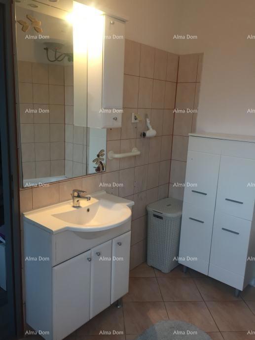 Appartamento in vendita a Veruda – Via tranquilla, ideale per vivere o come investimento