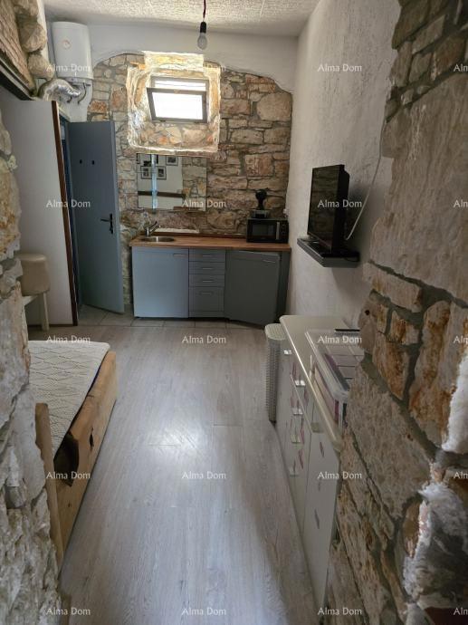 Appartamento in vendita a Veruda – Via tranquilla, ideale per vivere o come investimento