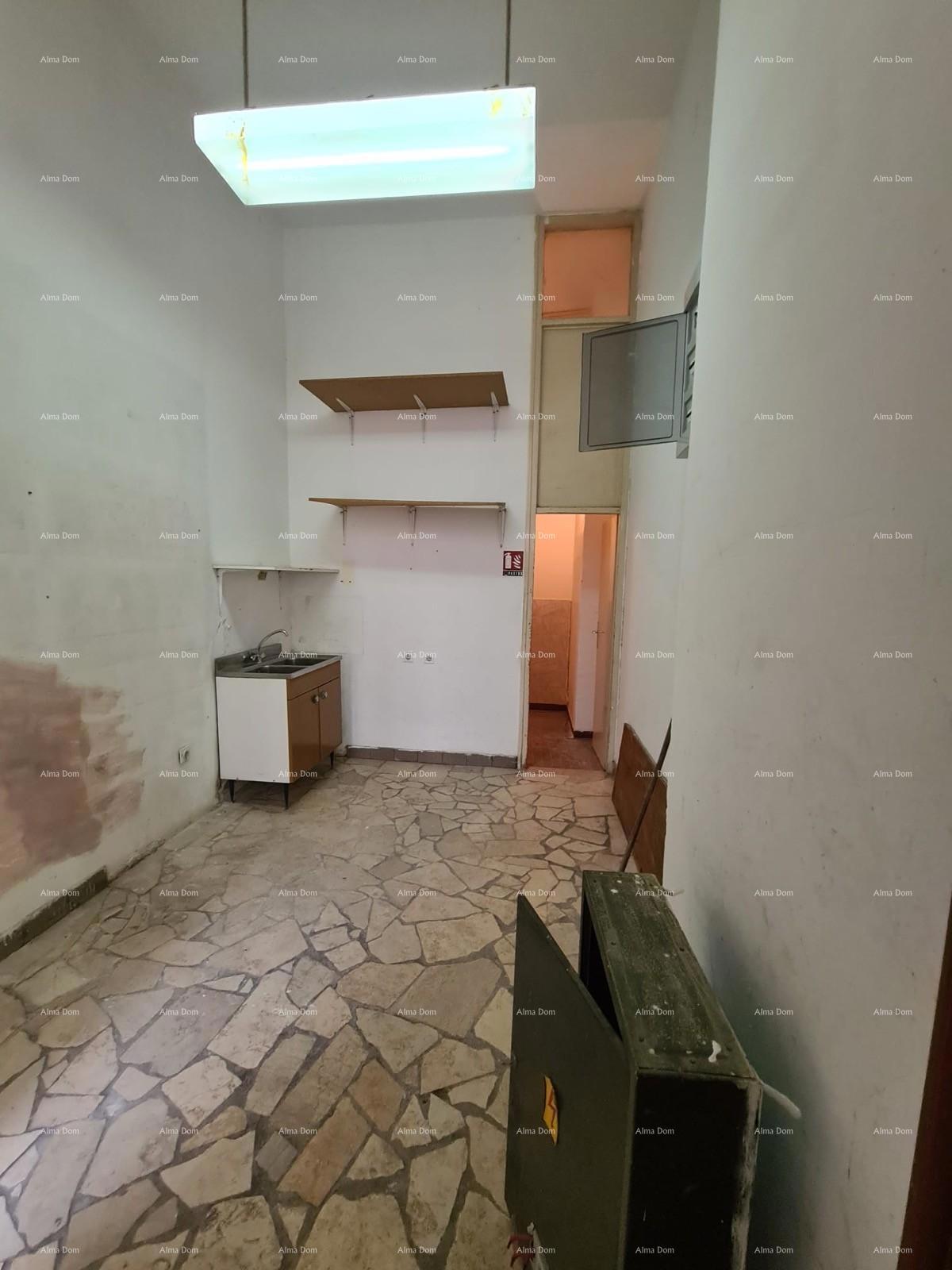 Spazio commerciale in vendita – Veruda, Pola