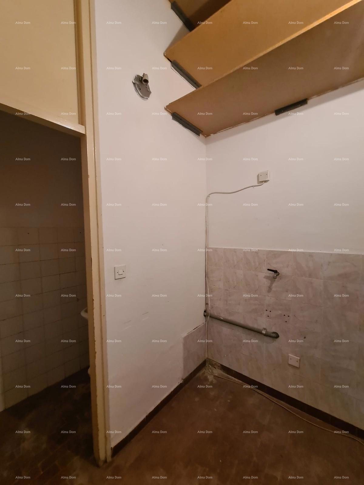 Spazio commerciale in vendita – Veruda, Pola