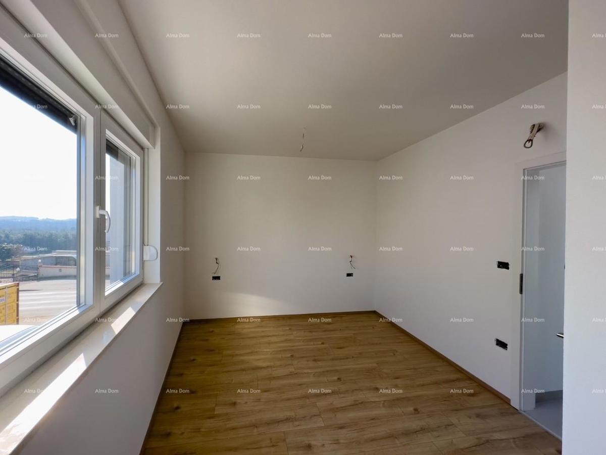 1 km daleko od centra Medulina. In vendita nuova casa con piscina in ottima posizione, vicino al mare!