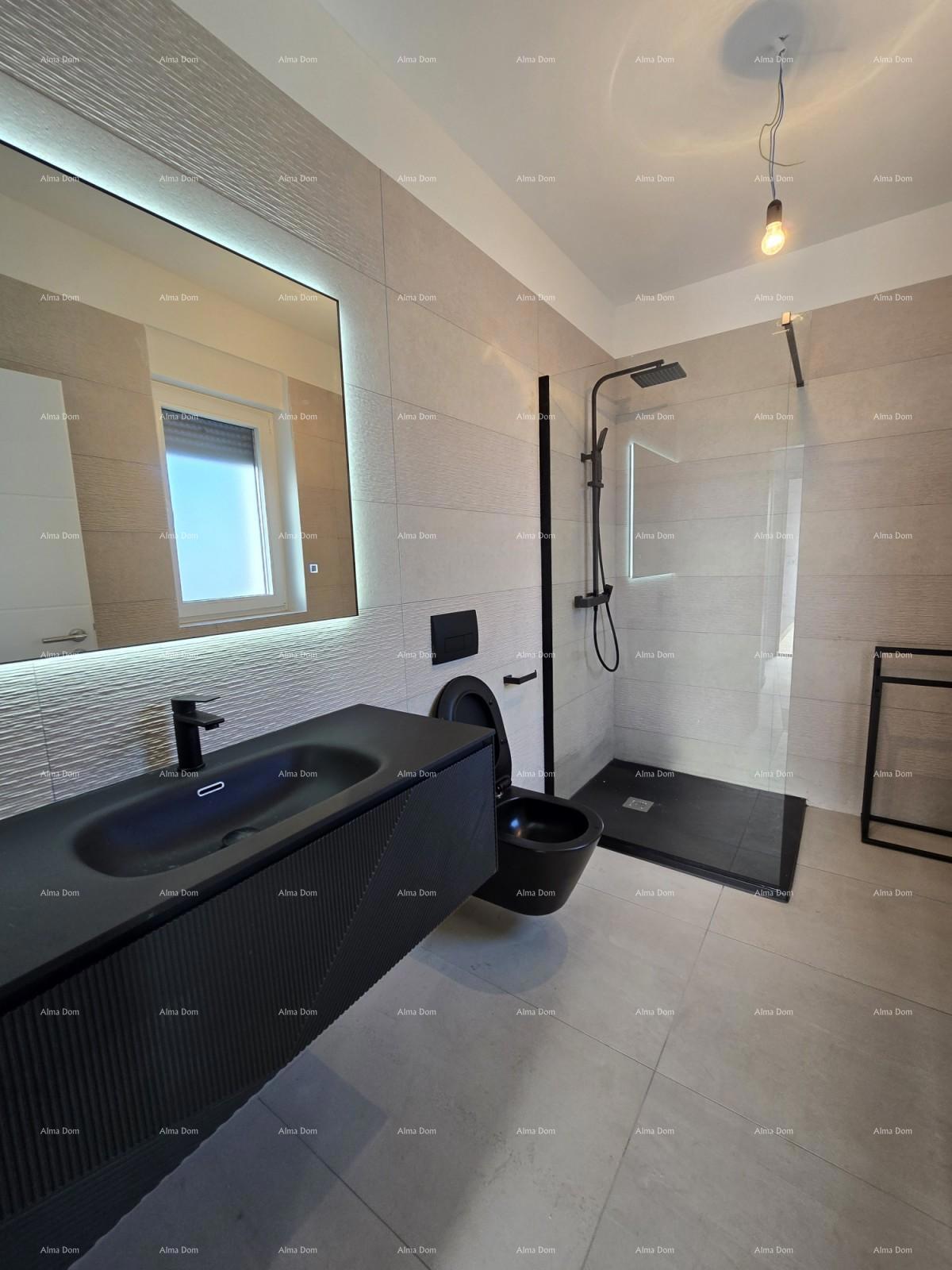 1 km daleko od centra Medulina. In vendita nuova casa con piscina in ottima posizione, vicino al mare!