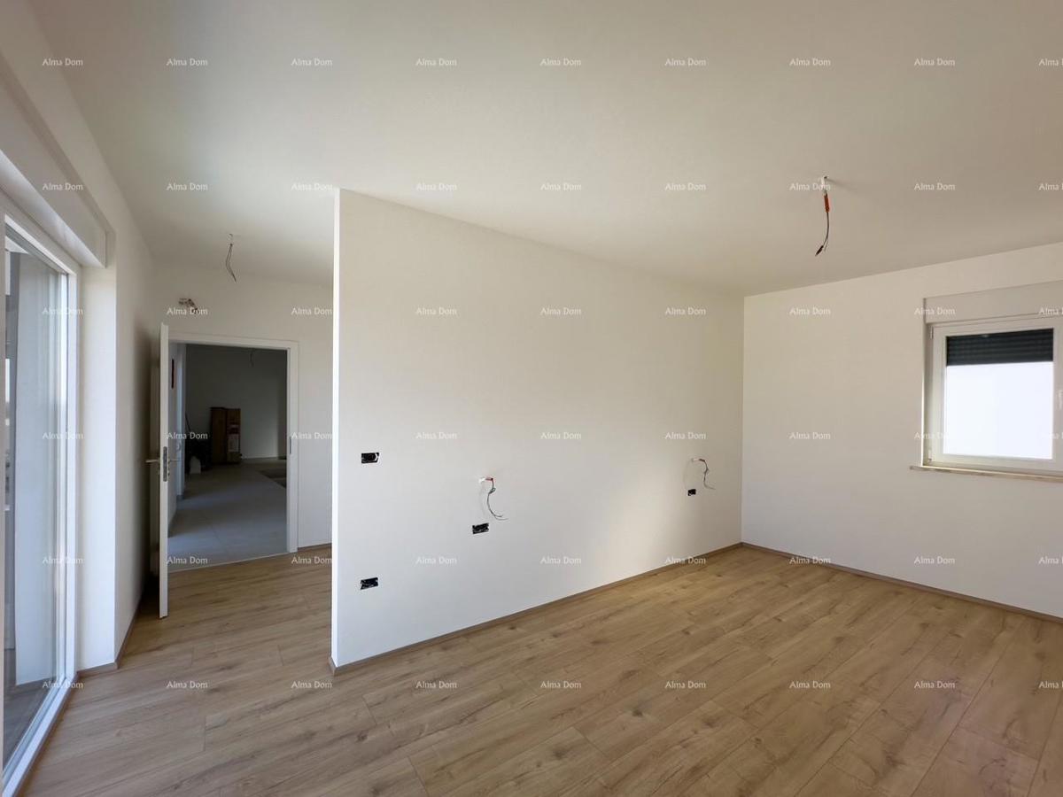 1 km daleko od centra Medulina. In vendita nuova casa con piscina in ottima posizione, vicino al mare!