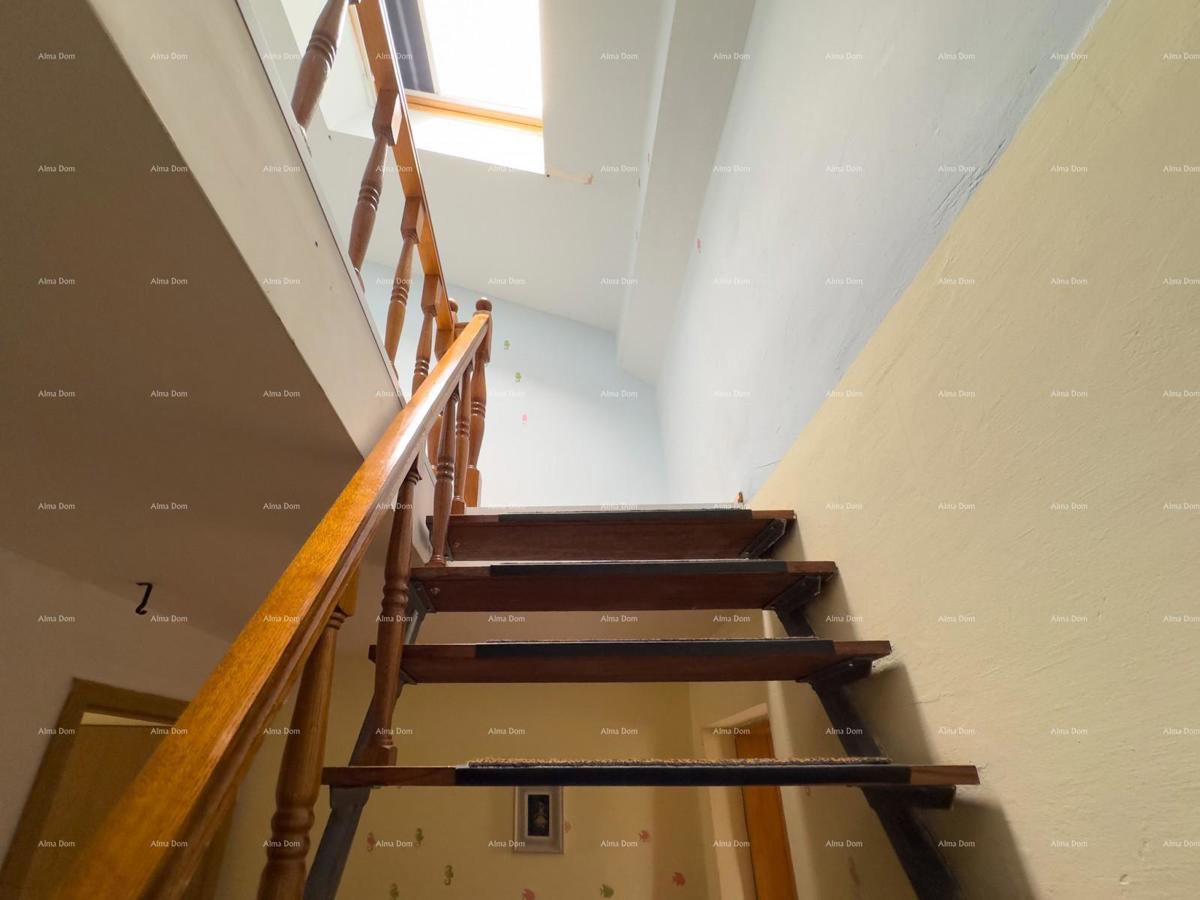 Vendiamo una casa nel centro di Ližnjan!