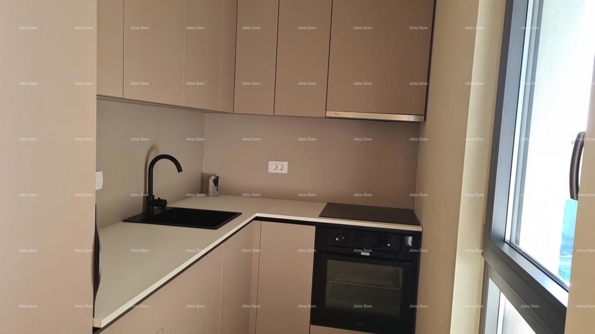 Appartamento moderno nel blocco F, con due posti auto e ripostiglio, vicino a Umago! F2