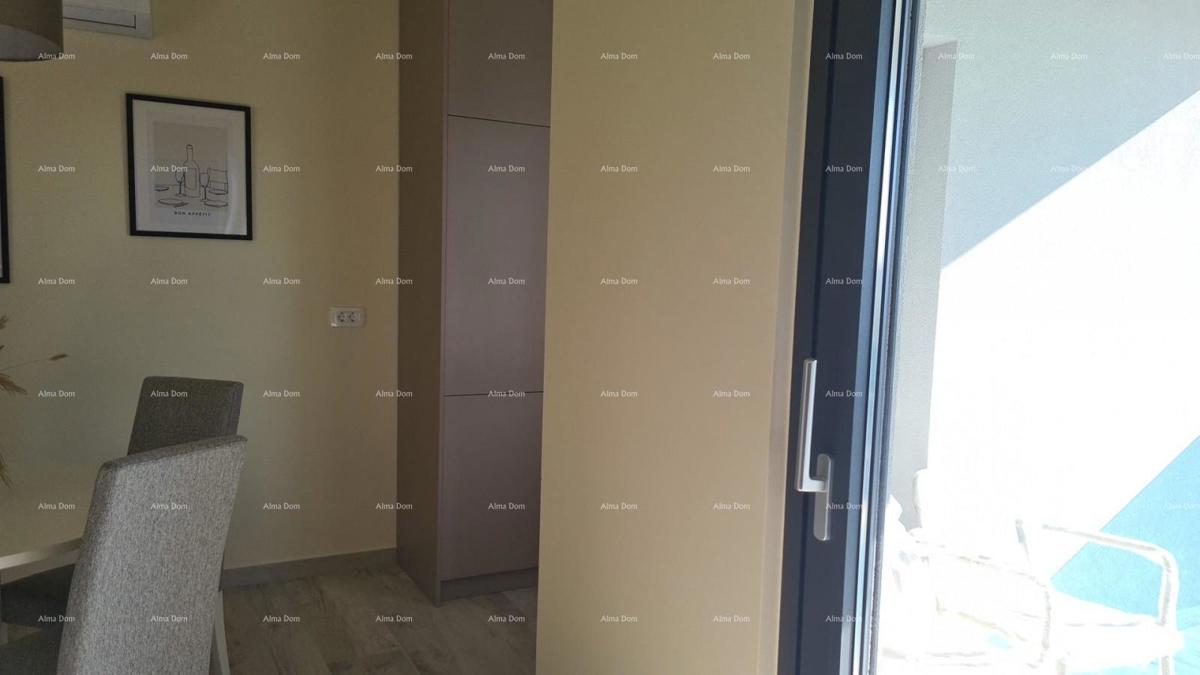 Appartamento moderno nel blocco F, con due posti auto e ripostiglio, vicino a Umago! F2