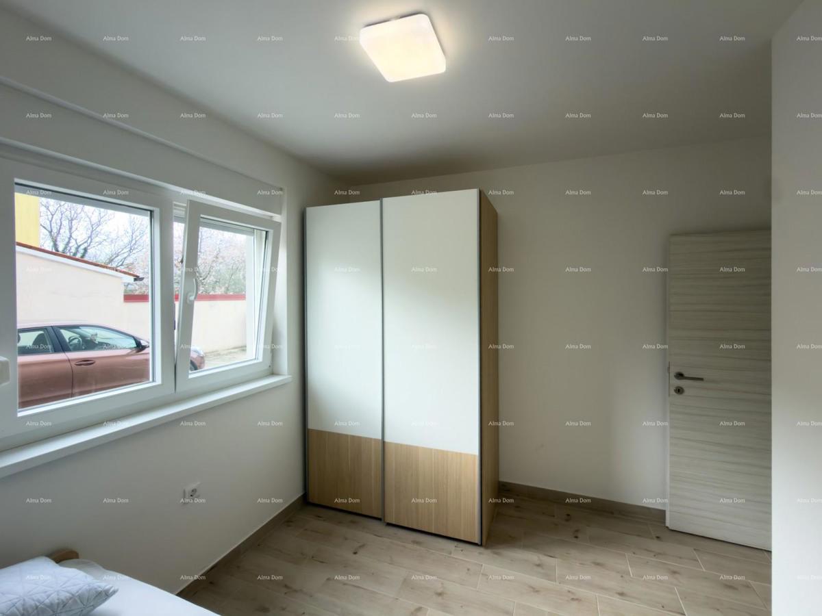 Sure! Please provide the title you would like me to translate into Italian.