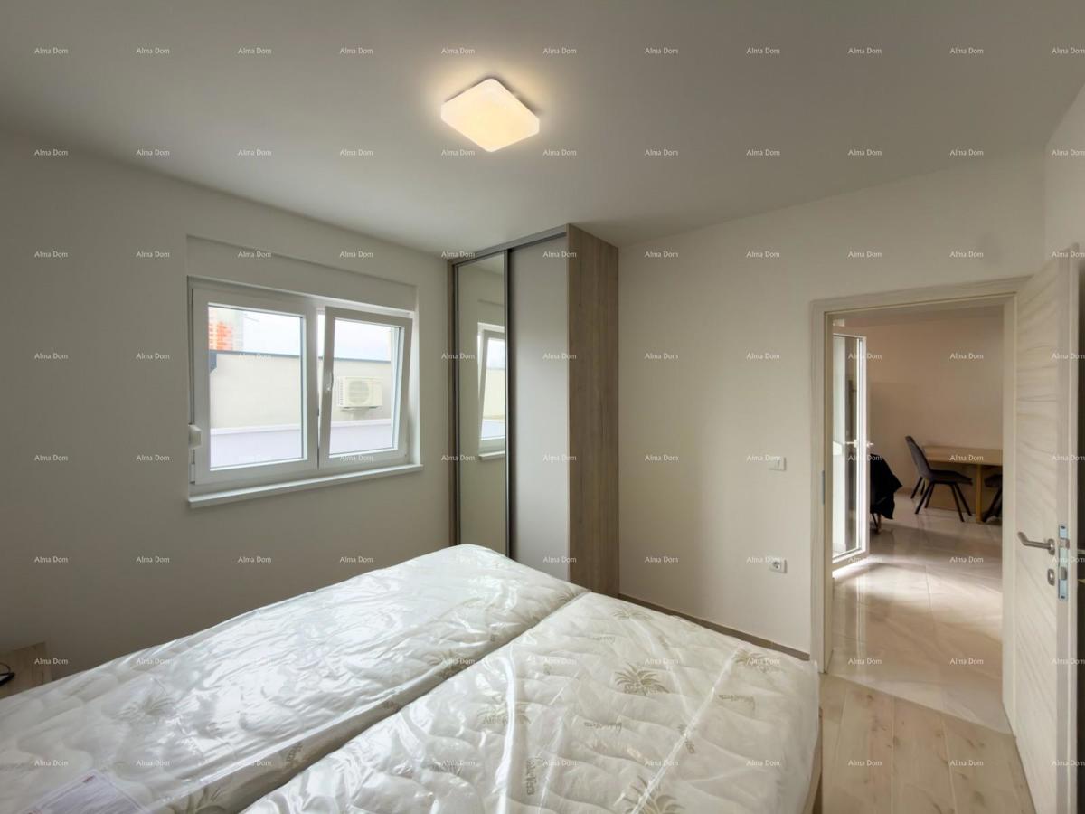 Sure! Please provide the title you would like me to translate into Italian.