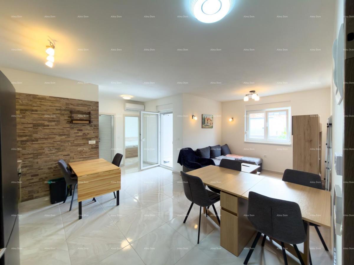 Sure! Please provide the title you would like me to translate into Italian.