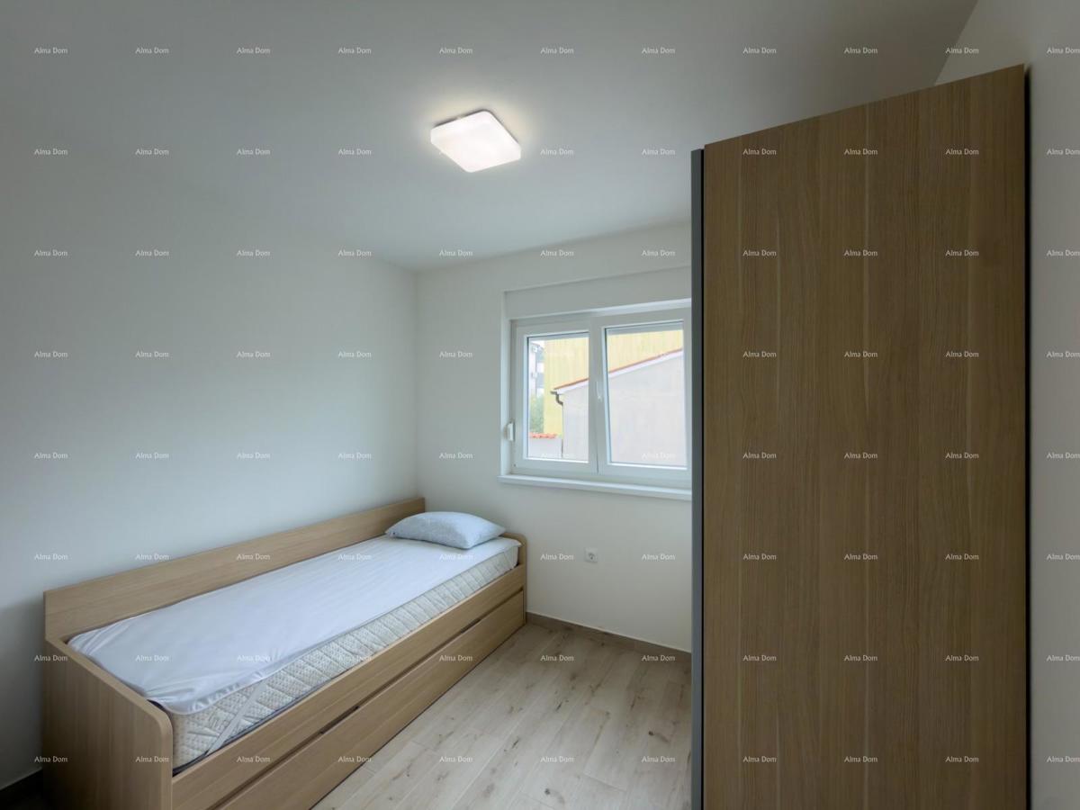 Sure! Please provide the title you would like me to translate into Italian.