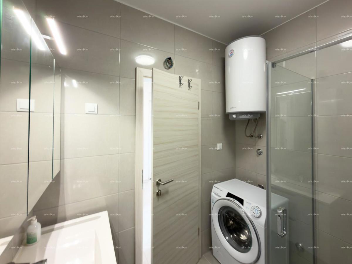 Sure! Please provide the title you would like me to translate into Italian.