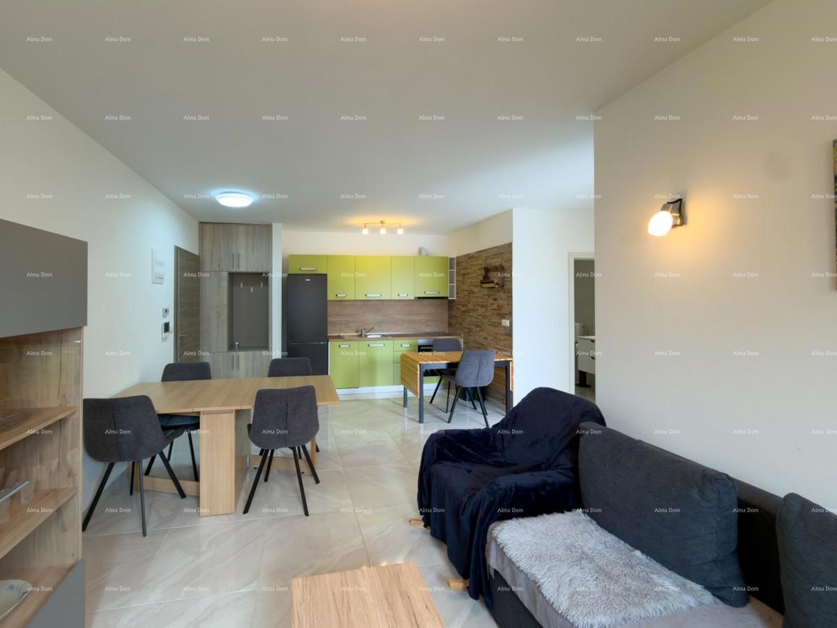 Sure! Please provide the title you would like me to translate into Italian.